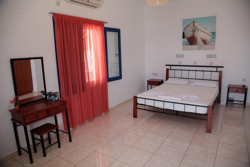 Paralia Guest House Agia Roumeli Habitación foto